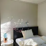 Spacious With View - 5br - Free Parking - Great Wi-fi