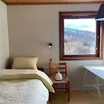 Spacious With View - 5br - Free Parking - Great Wi-fi *