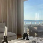 Spacious With View - 5br - Free Parking - Great Wi-fi 别墅 *