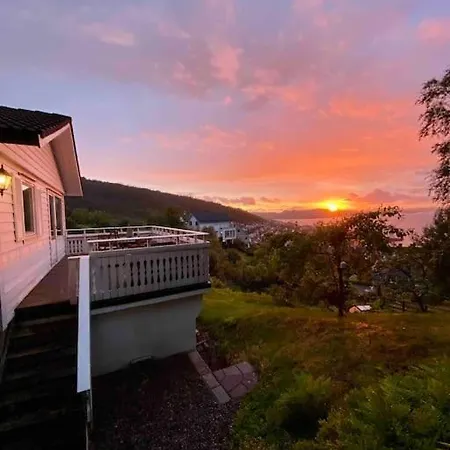 Spacious With View - 5br - Free Parking - Great Wi-fi * Bergen