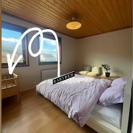 Spacious With View - 5br - Free Parking - Great Wi-fi