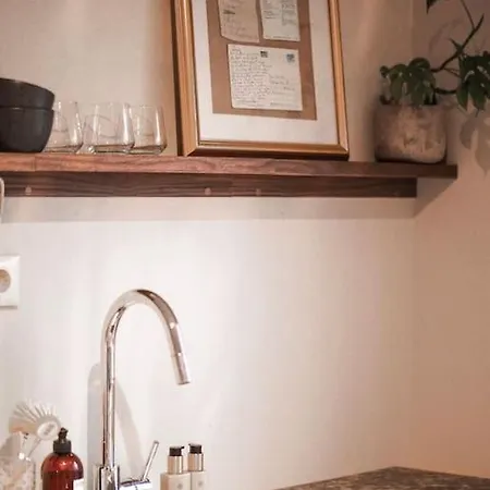 Villa Spacious With View - 5br - Free Parking - Great Wi-fi