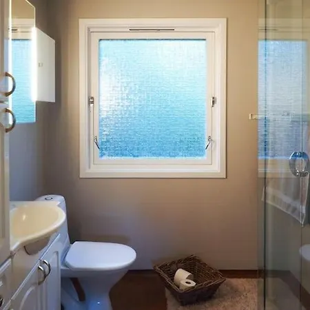 Spacious With View - 5br - Free Parking - Great Wi-fi Villa Bergen