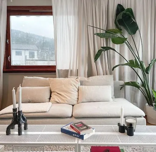 Villa Spacious With View - 5br - Free Parking - Great Wi-fi Bergen
